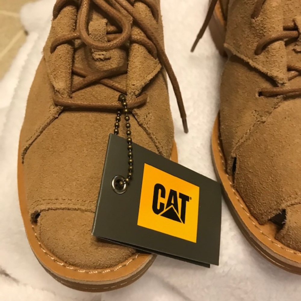 CATerpillar Sz 7 Md Woman’s Work Shoe SuedeTan NWT